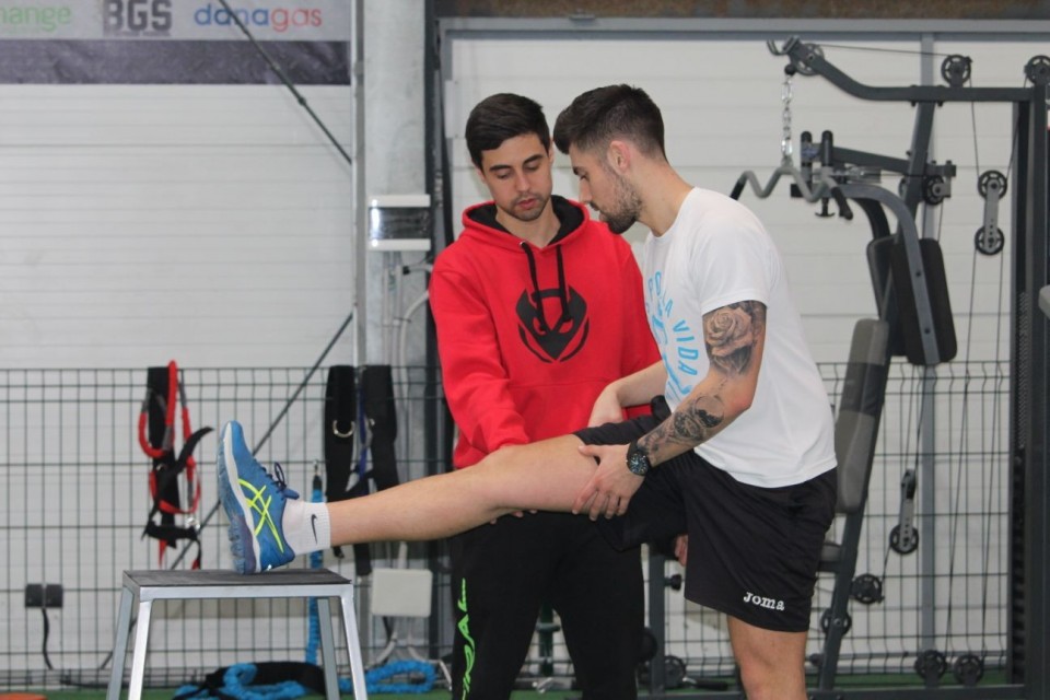 ¿CÓMO TENEMOS QUE CALENTAR ANTES DE JUGAR AL PADEL?